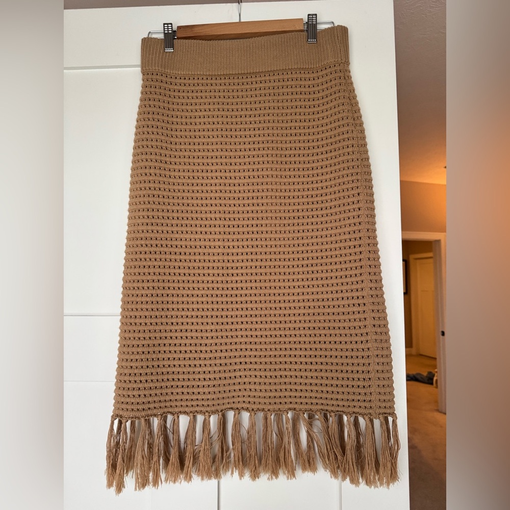 Banana Republic knit skirt with fringe bottom